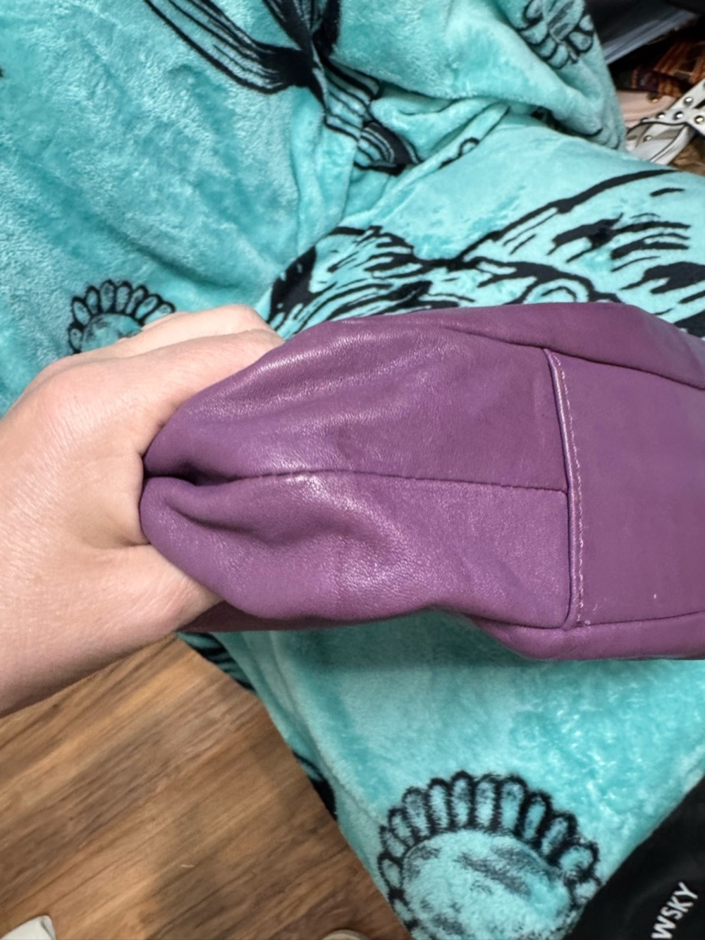 Coach SoHo Plum Leather Shoulder Bag with Buckle Detail - Picture 4 of 11